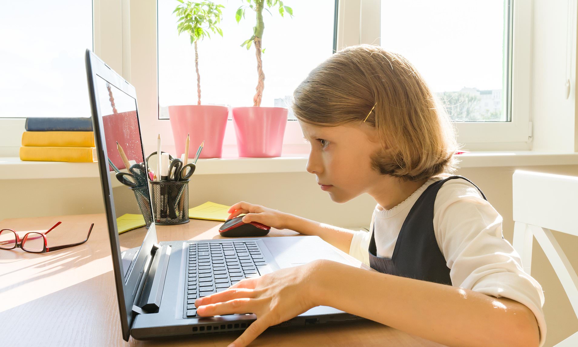 Screen time in schools creating crisis by damaging children's speech ...