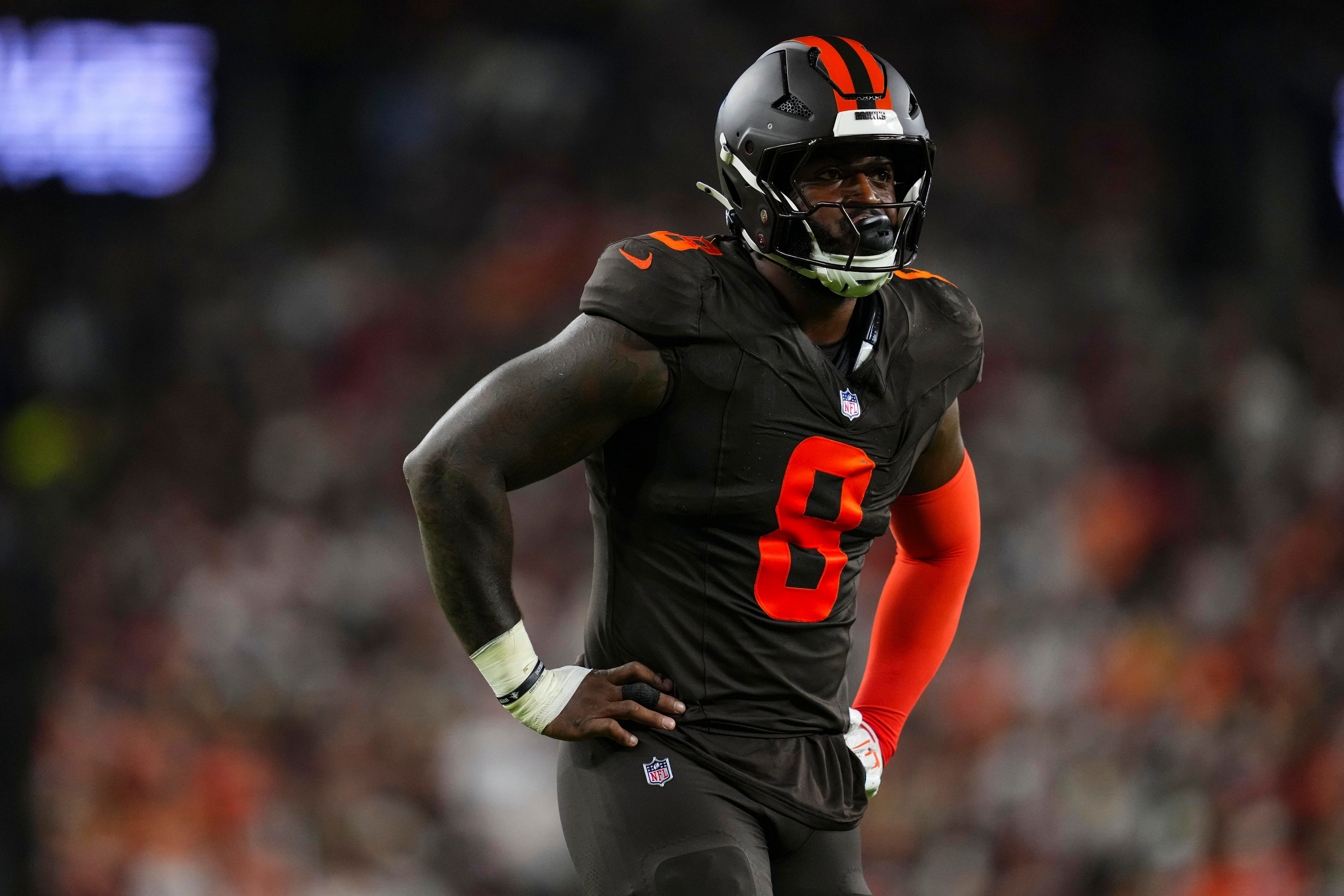 What the heck is going on with Browns DE Jared Verse?