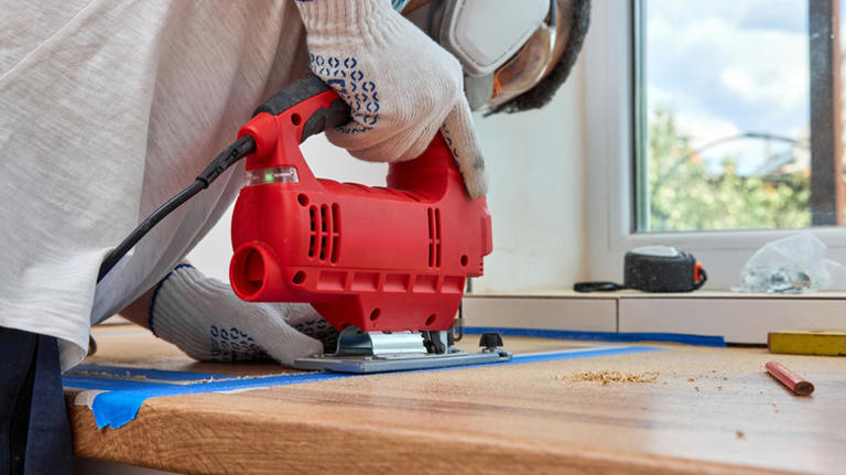 When should you choose custom countertops over pre-cut options?