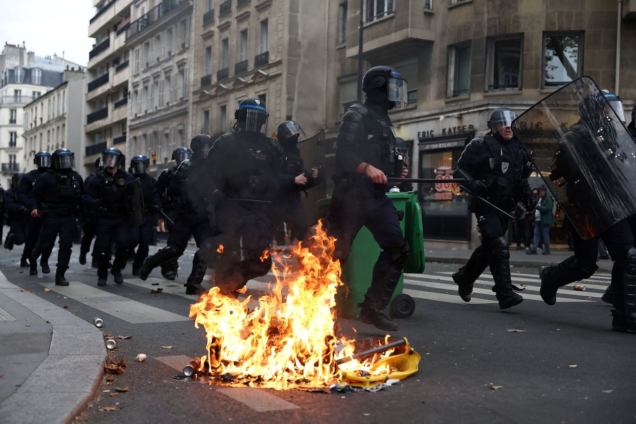 Students in France clash with riot police amid weekslong education protests