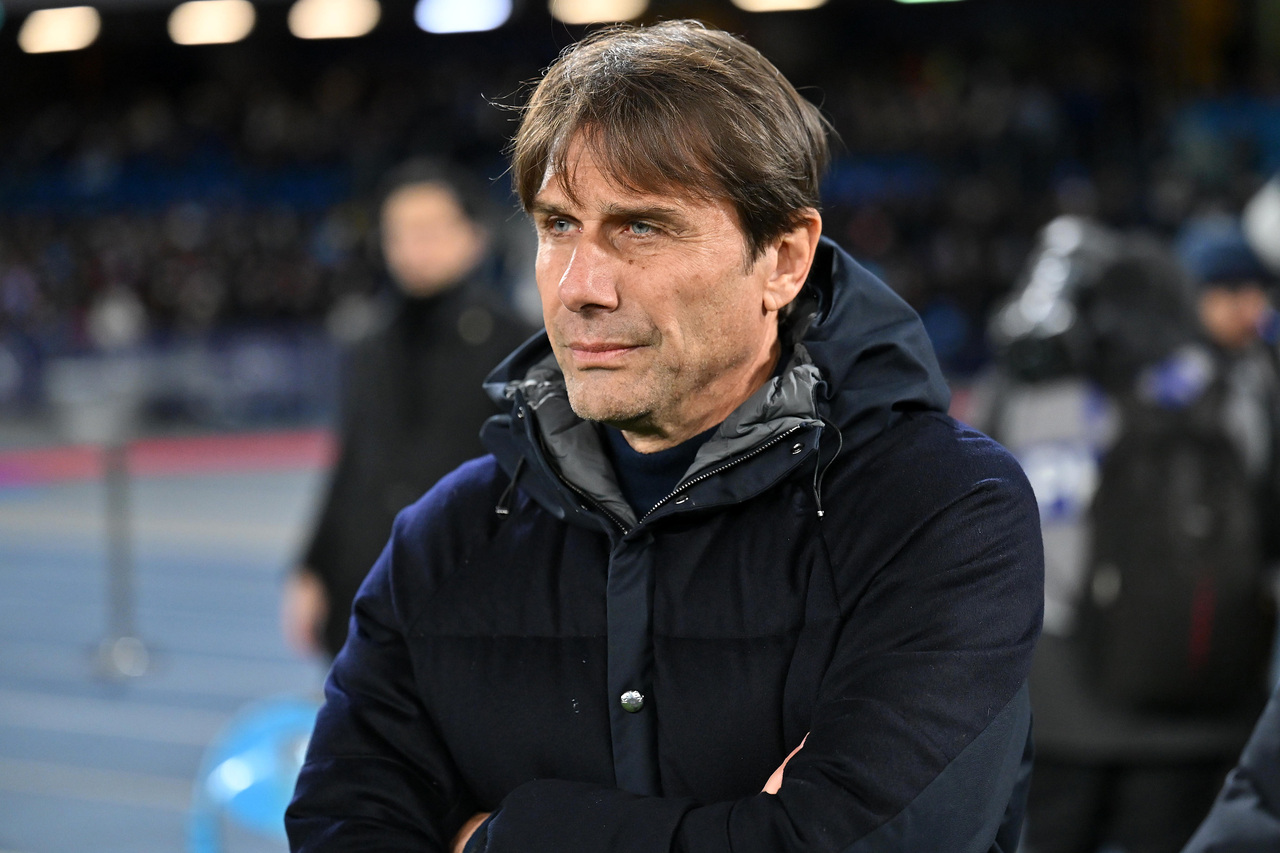 Antonio Conte linked with Manchester United