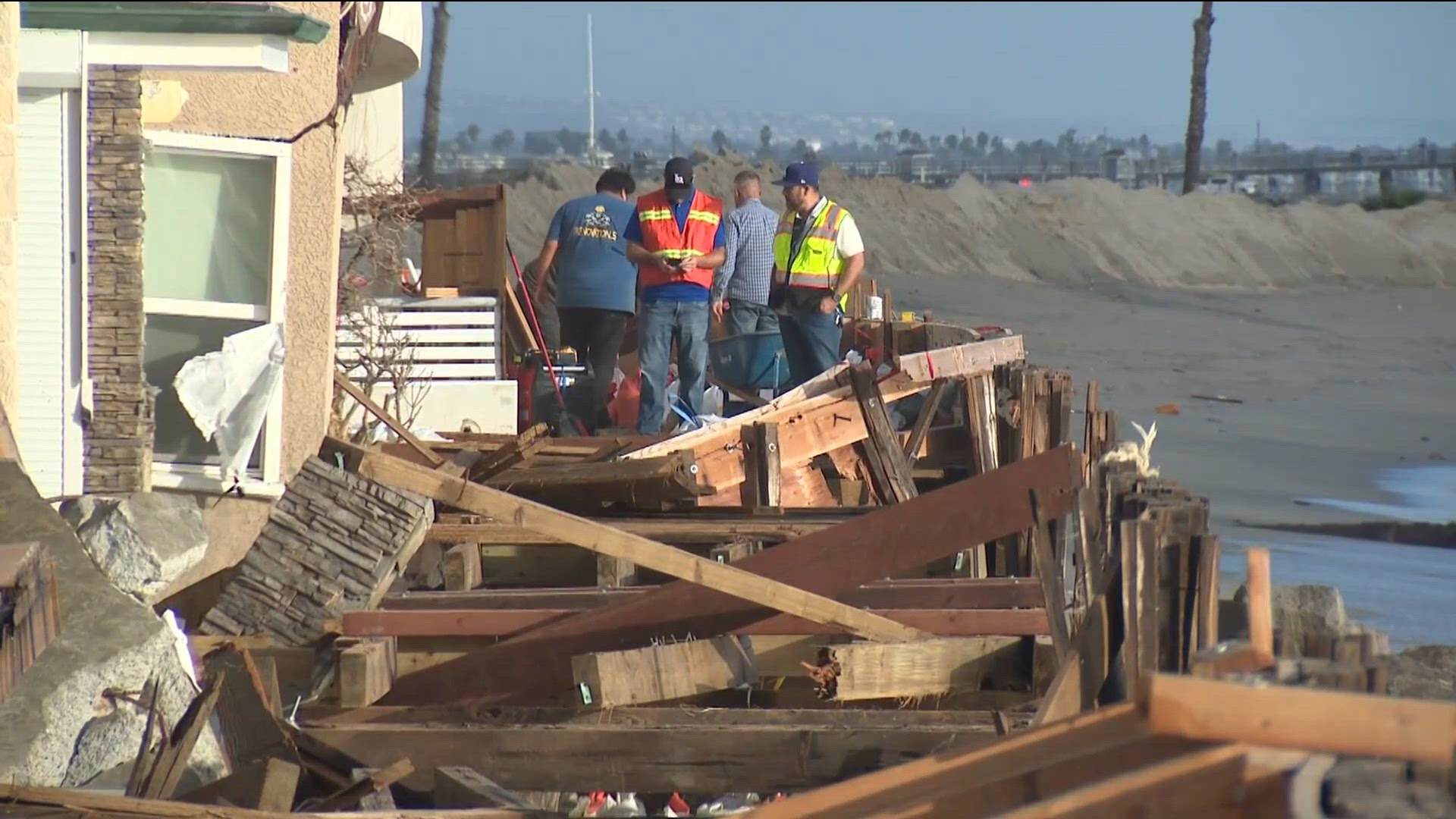 Large waves cause damage, flooding in Long Beach