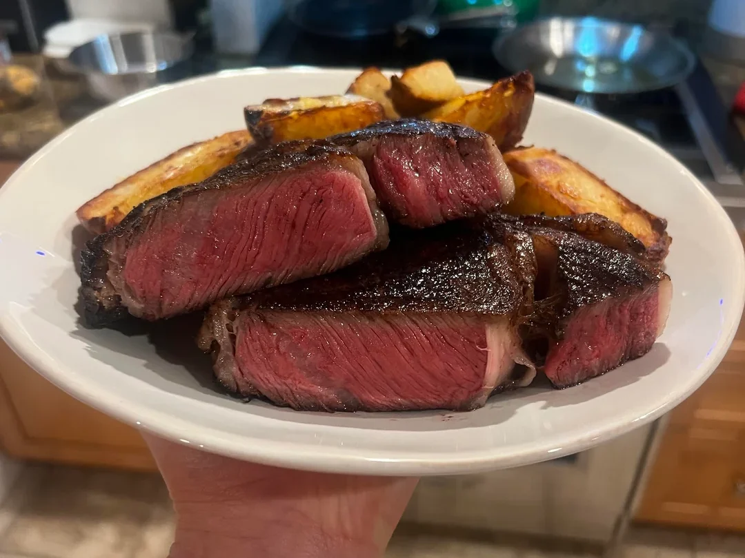 12 photos of perfectly cooked ribeye steaks