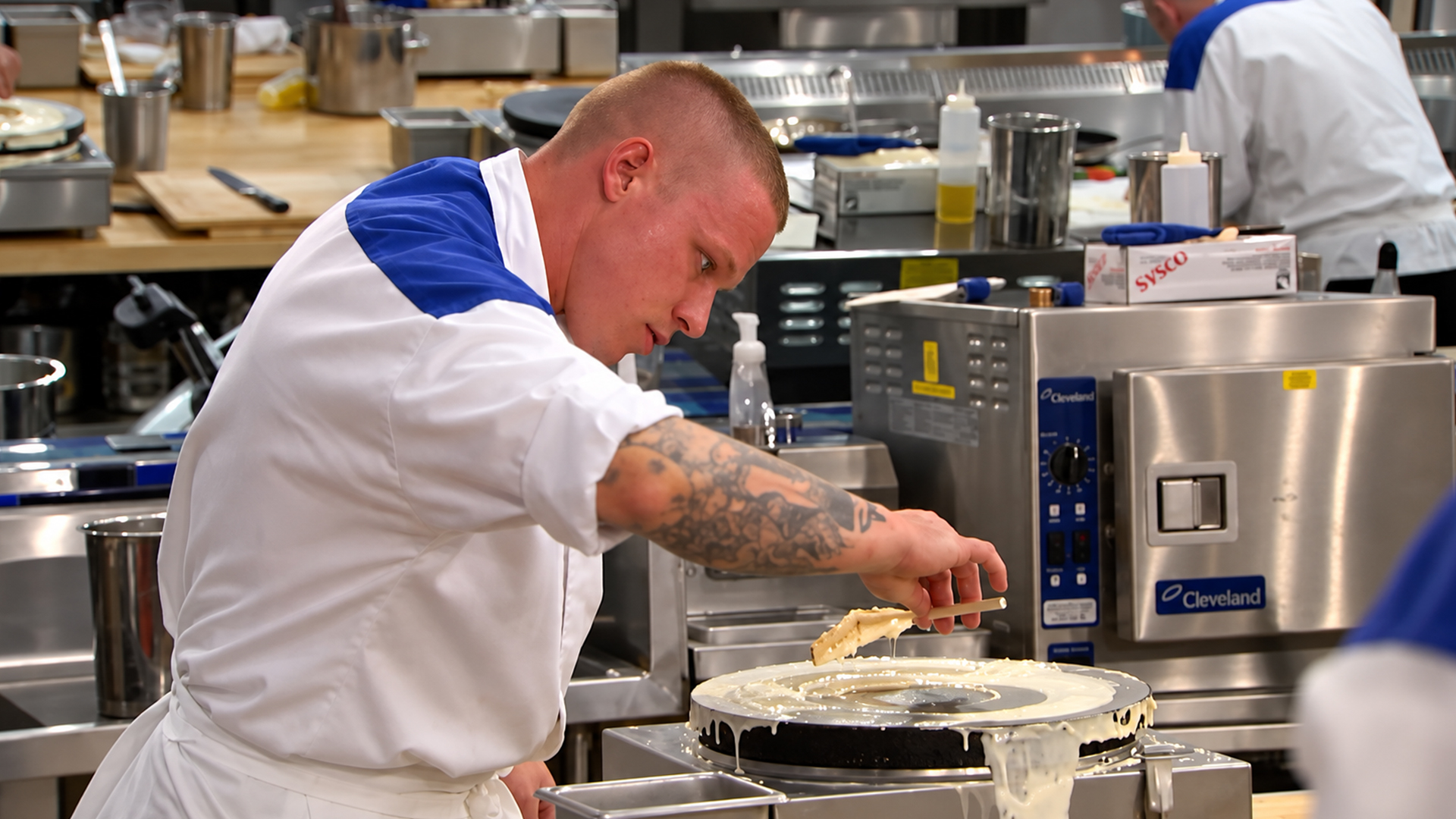 Van struggles to make a perfect crepe under pressure