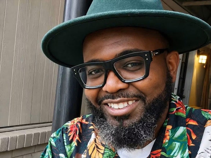 Six Flags Over Georgia death: Victim who fell from roller coaster ...