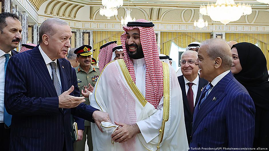 Saudi Arabia's military struggle against Houthi attacks