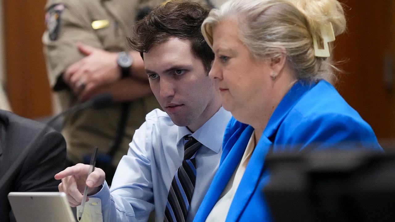 Lawyers for Charlie Kirk's accused assassin Tyler Robinson want cameras ...