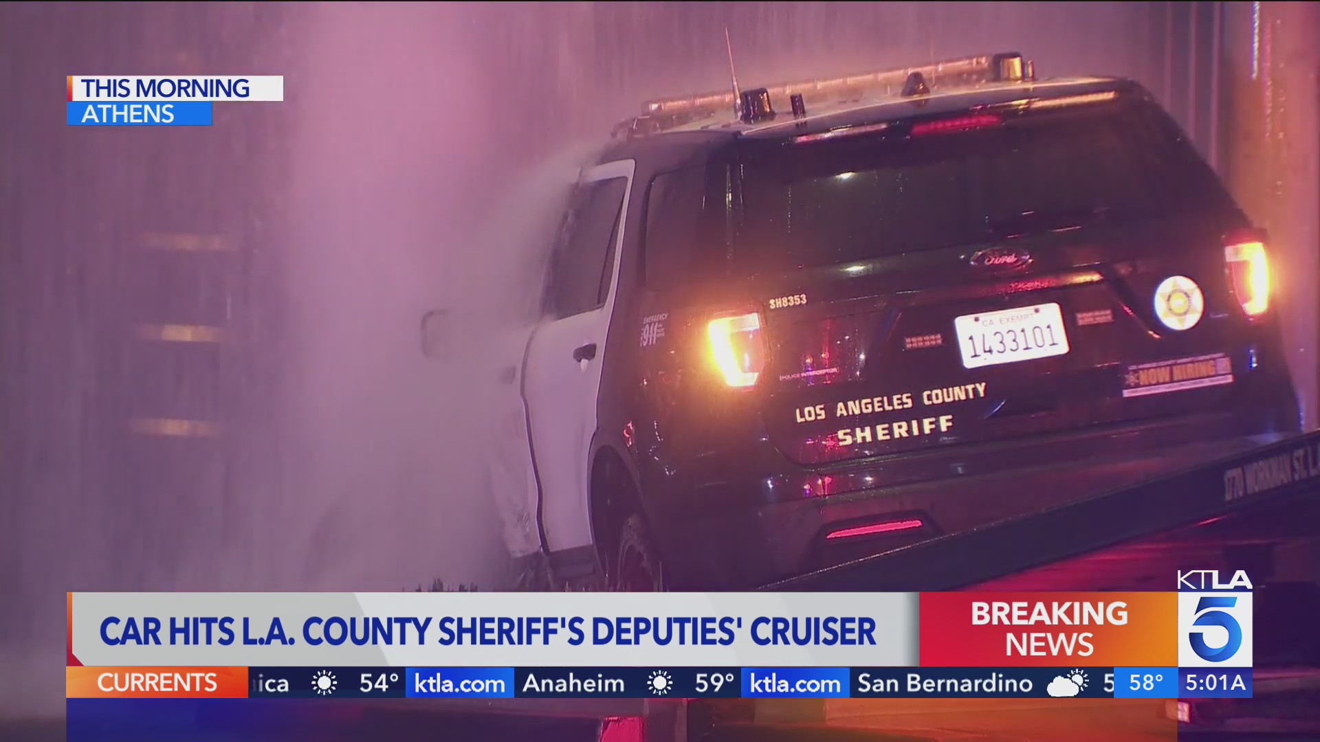 Deputies injured in crash that sheared hydrant in Los Angeles