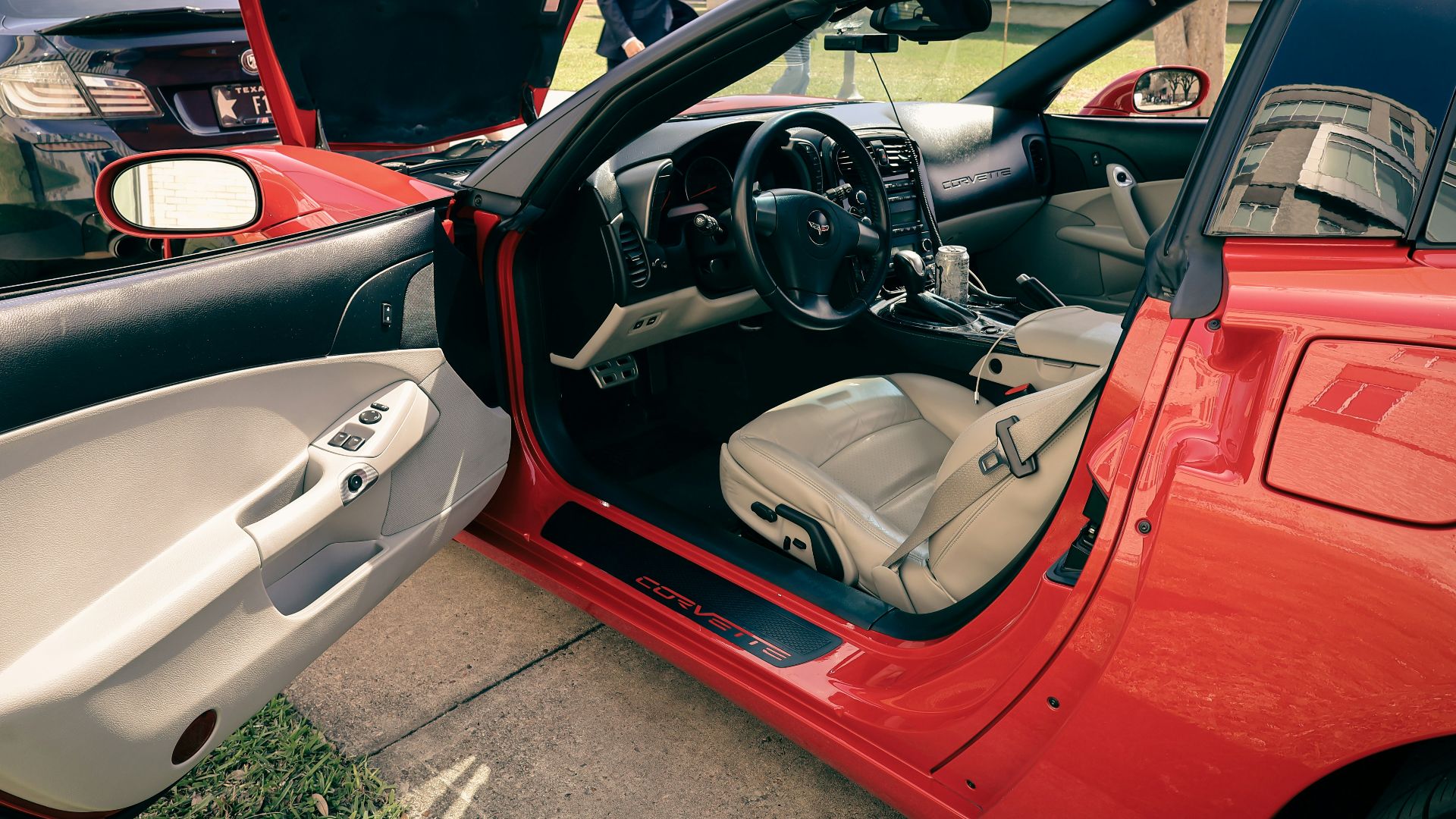 Classy drivers: 20 car etiquette only true gentlemen follow