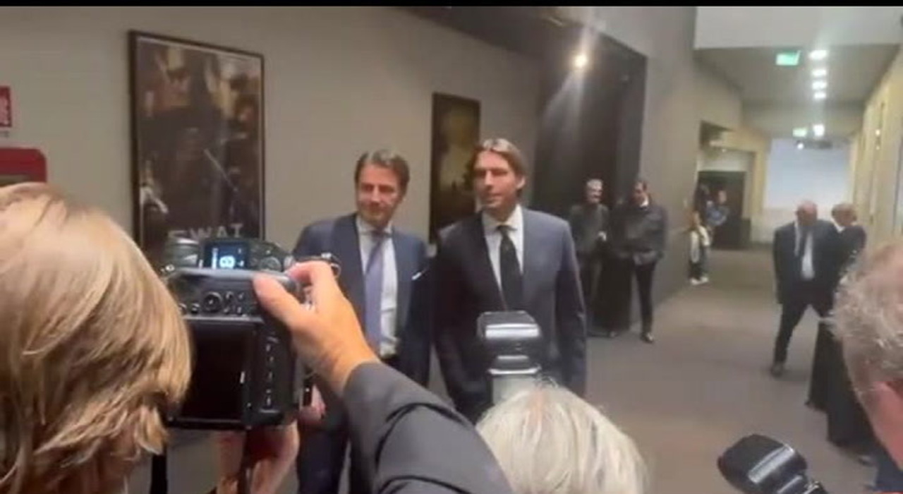 Giuseppe Conte a sorpresa all'incontro con Susan Sarandon a Roma