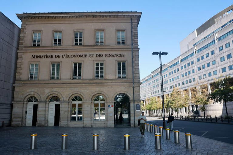 French ministries' pension costs drain public service spending, report says