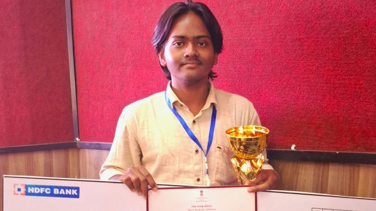 Morigaon student Rituraj Das wins first place in state-level drawing ...