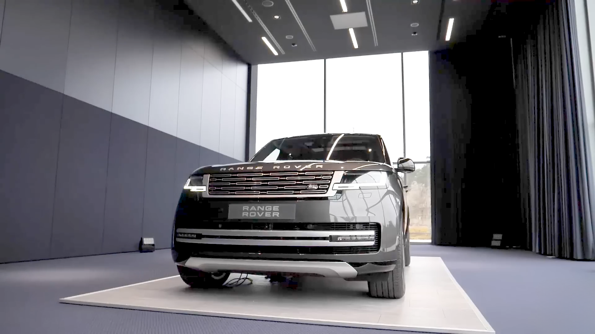 ¿Qué cambia en el Land Rover Range Rover L460?