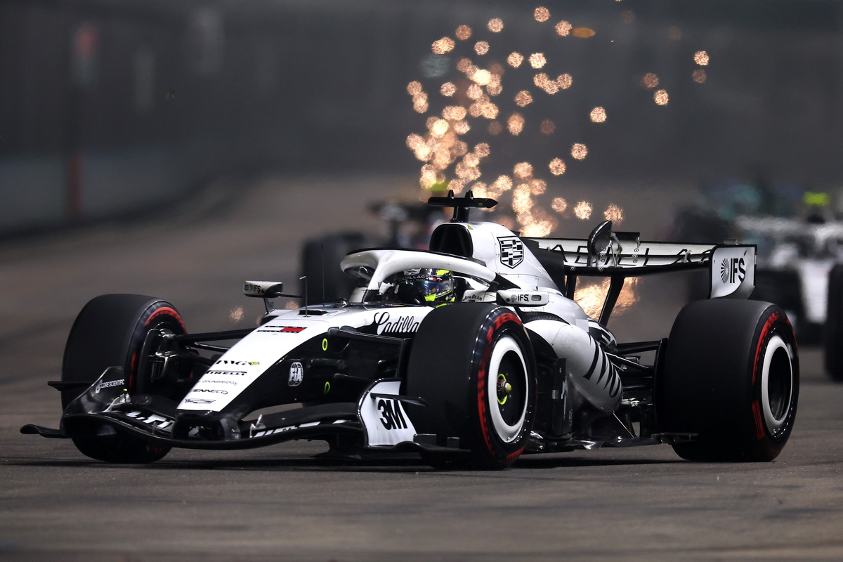 Bottas explica por qué Checo Pérez casi le sacaba una vuelta de ...