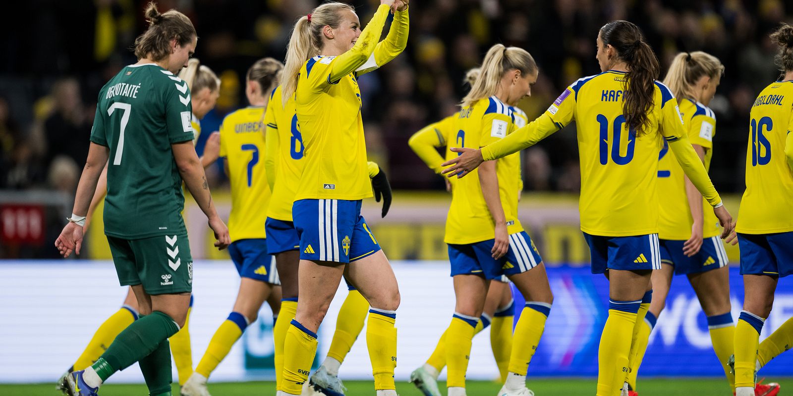 Sverige krossade Litauen – är ett steg närmare VM