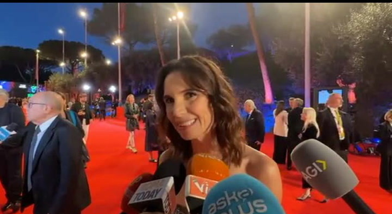 Festa di Roma, Emanuela Fanelli sul red carpet: bellissimo tornare qui