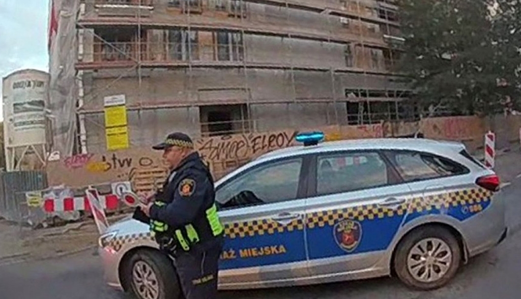 Niebezpieczny wypadek na budowie przy ulicy Opaczewskiej. Toaleta i ...