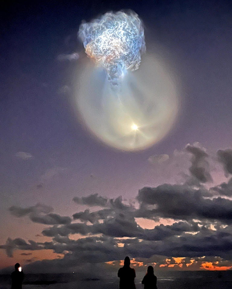 SpaceX 'jellyfish' sky show Monday hinges on shaky Florida launch weather