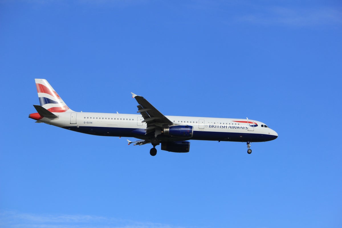 British Airways flight diverted in emergency over cracked window