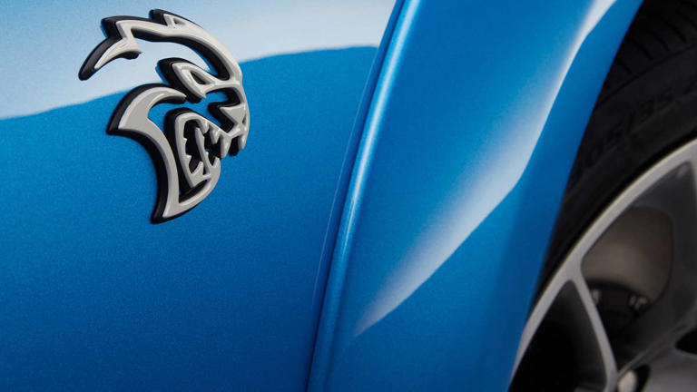 This is when the Dodge Charger may finally get its Hellcat V8 back