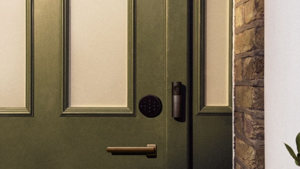 Apple unveils LG video doorbell with dual lenses, spotlight and built ...