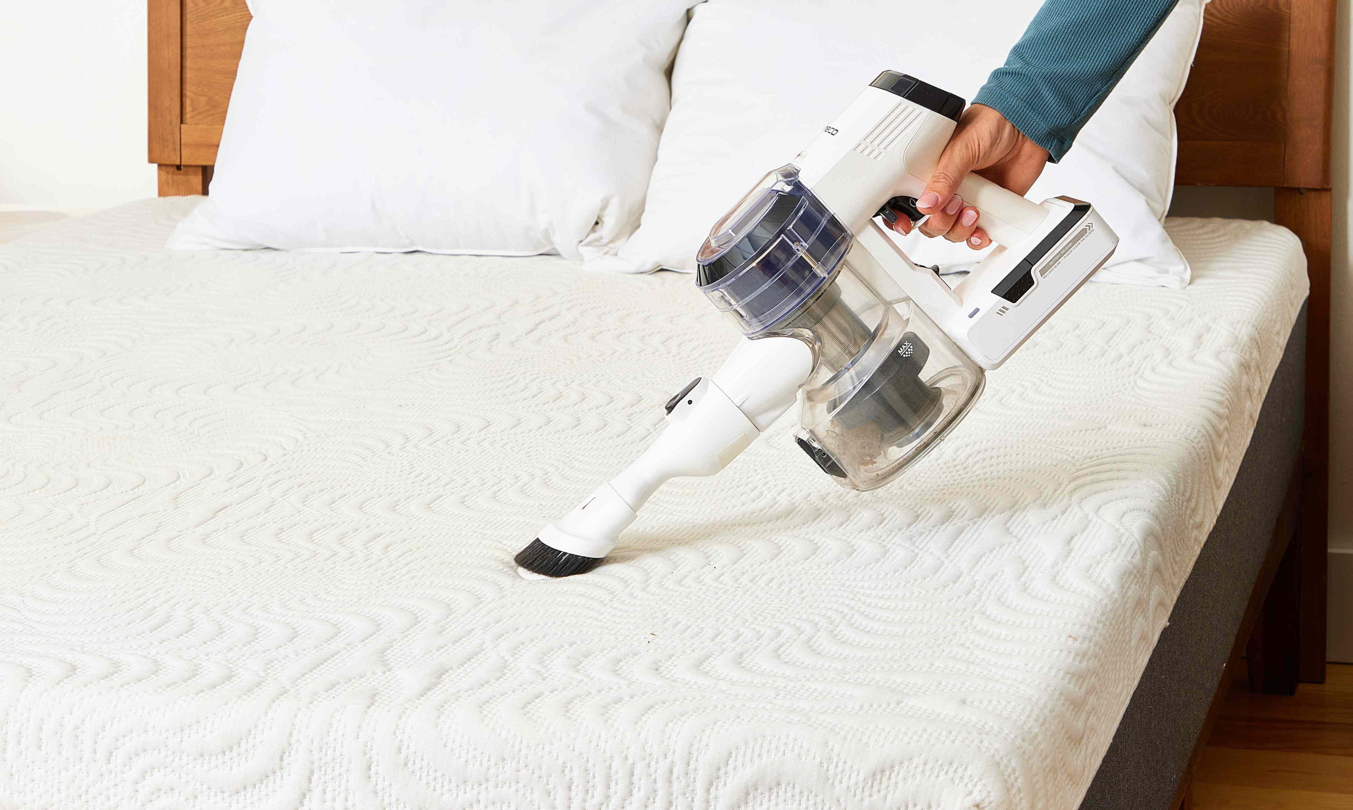 This is the biggest mistake people make when cleaning a mattress topper ...