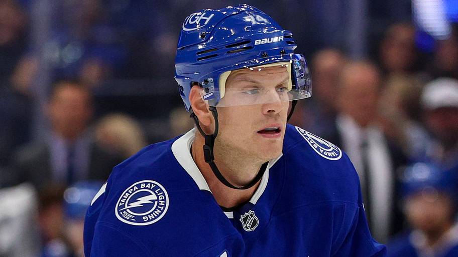 John Carlson quietly making his presence felt for the Lightning