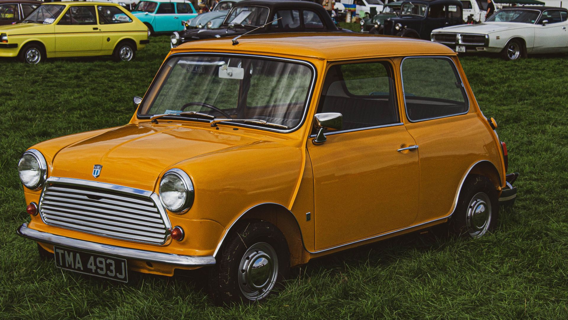 10 colors that only look good on classic cars & 10 they'd never pull off