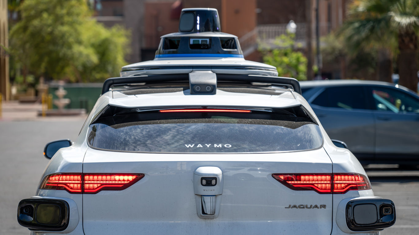 Waymo expands to fastest-growing US airport