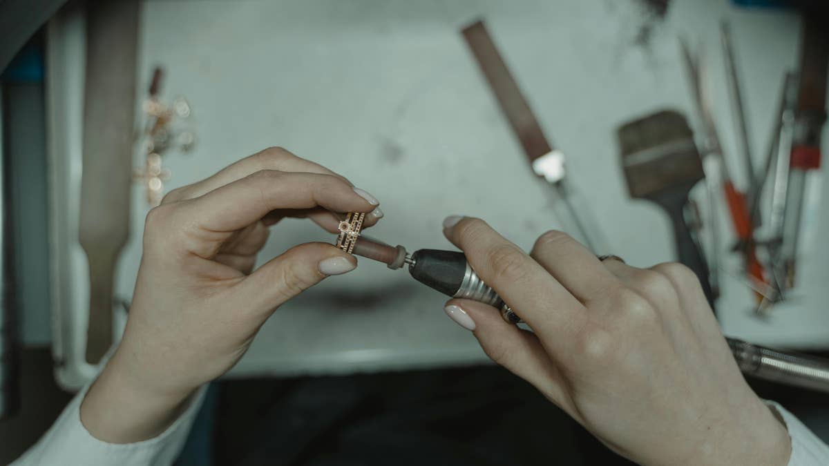 DEH Jewelry Solutions is hiring a jewelry design & product development ...