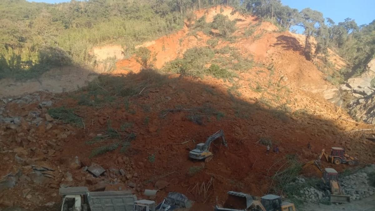 Stone quarry collapses during illegal blasting near Jaipur, 3 workers ...