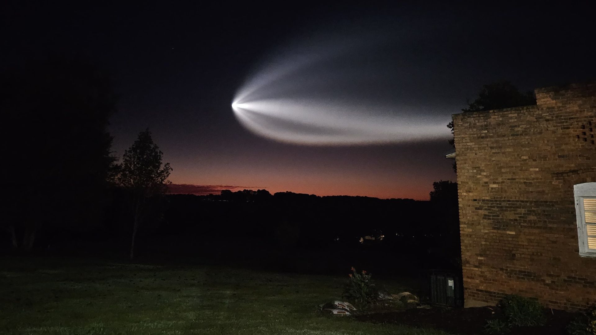 SpaceX rocket launch creates incredible space jellyfish visible ...