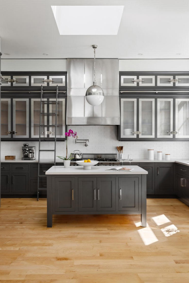 $10M Flatiron penthouse in converted 1930 building has a soaring 20 ...