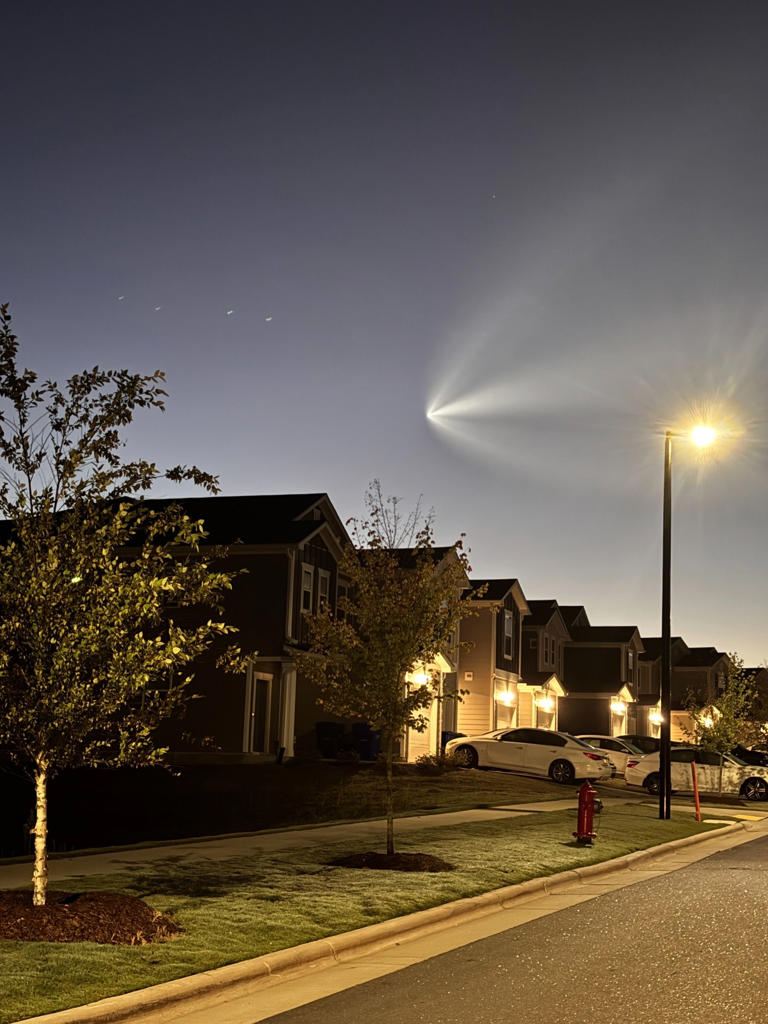 SpaceX rocket launch creates incredible space jellyfish visible ...