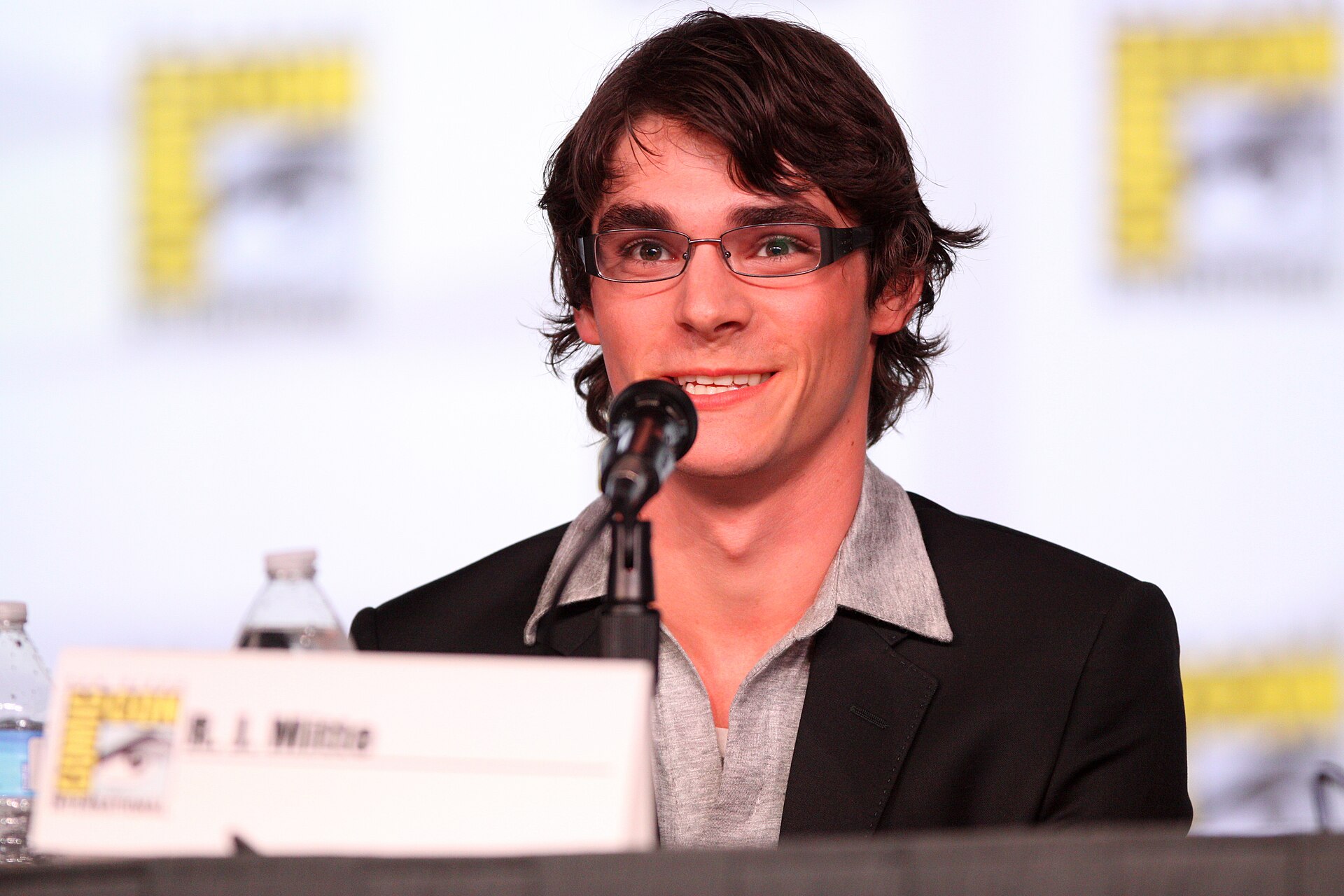 Breaking Bad actor RJ Mitte dead at 34, publicist confirms suicide