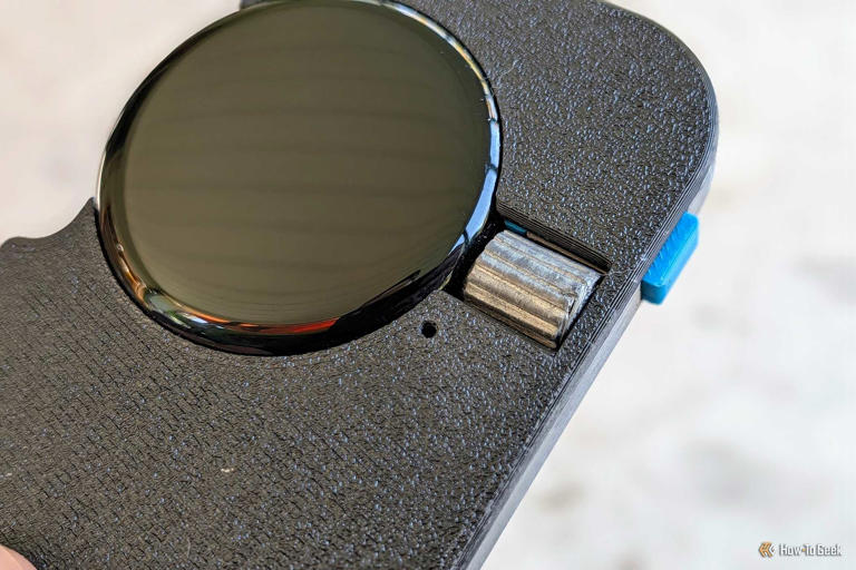 This simple 3D print transformed my Pixel Watch into a minimalist dumb ...