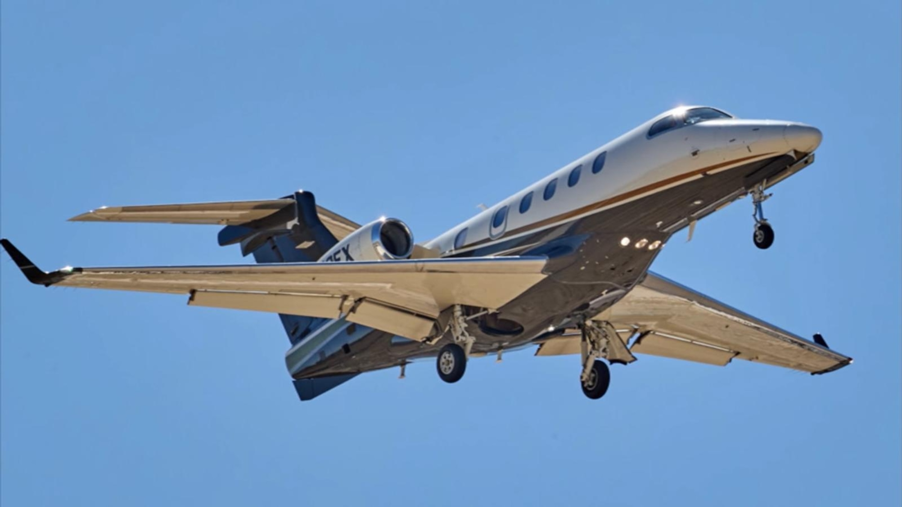 2 planes come within 1,000 feet after jet takes off without permission