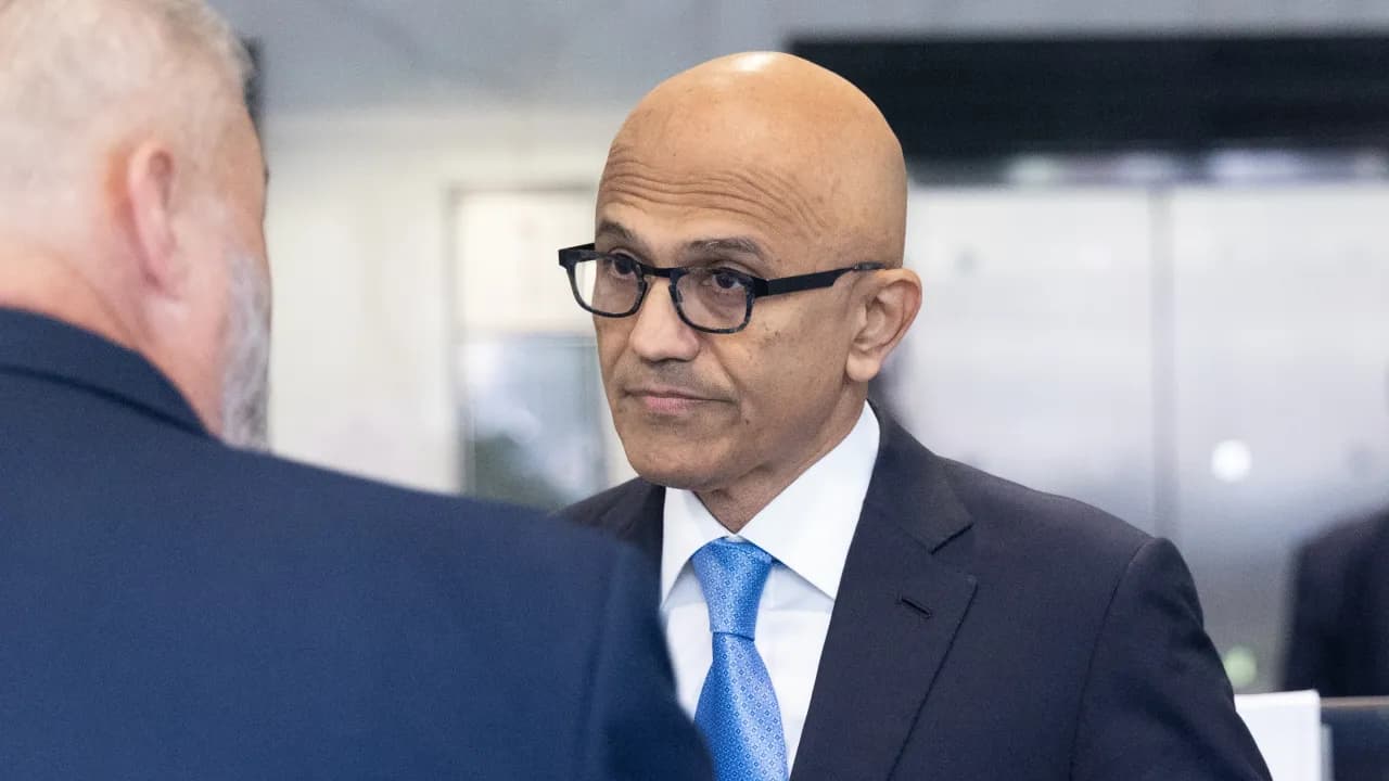 Microsoft weighs 20% cost cuts in Azure vertical amid soaring AI data ...