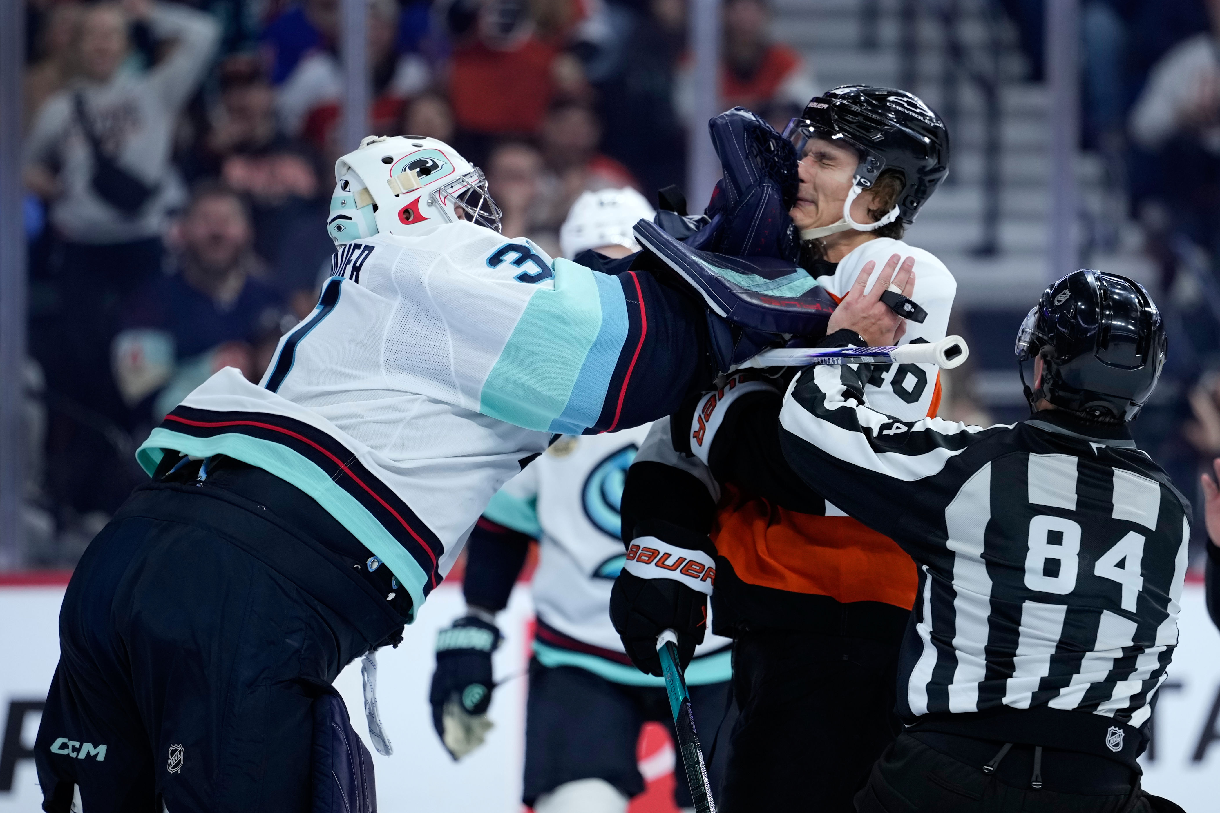 Kraken beat Flyers 3-2 in shootout as Philadelphia’s winless start ...