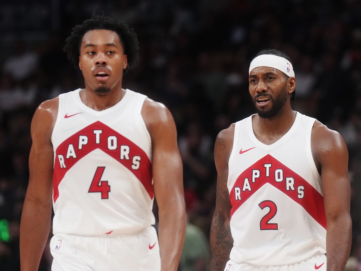 Leonard fits right in with new Raptors teammates as Toronto romps past ...