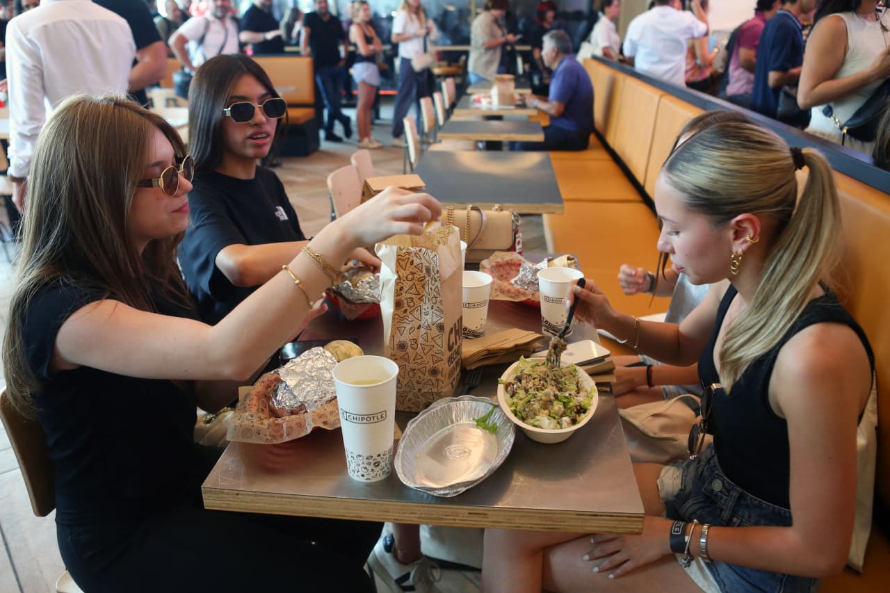 Chipotle unveils a giant takeout bag. There’s a bigger strategy behind it.