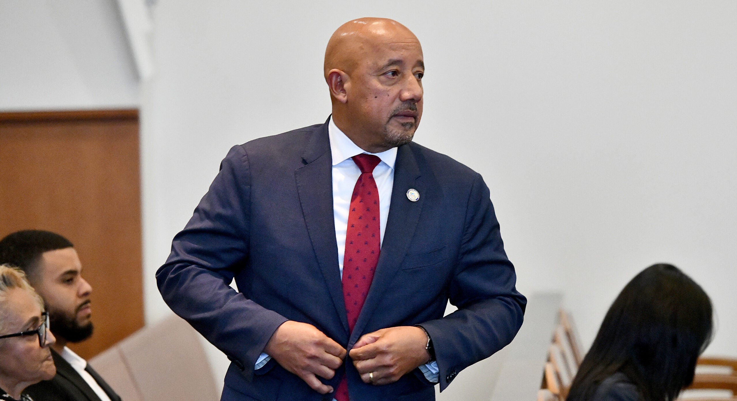 Lawrence City Council votes no confidence in mayor following state and ...