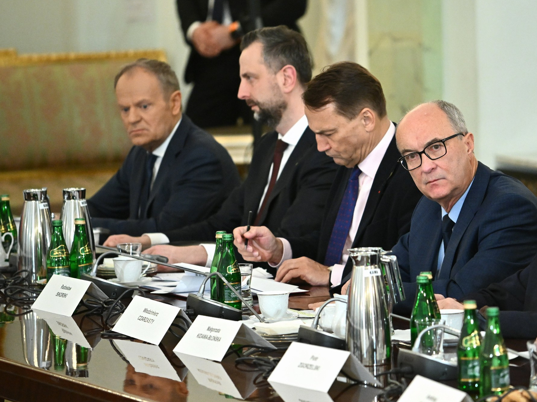 Tusk i Czarzasty popędzają Nawrockiego. 