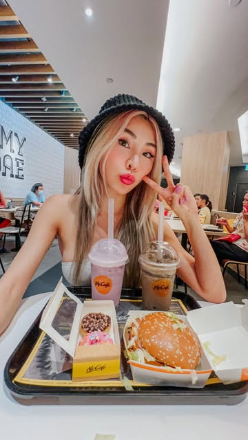 Testing McDonalds Hong Kong boba and the new Big Mac