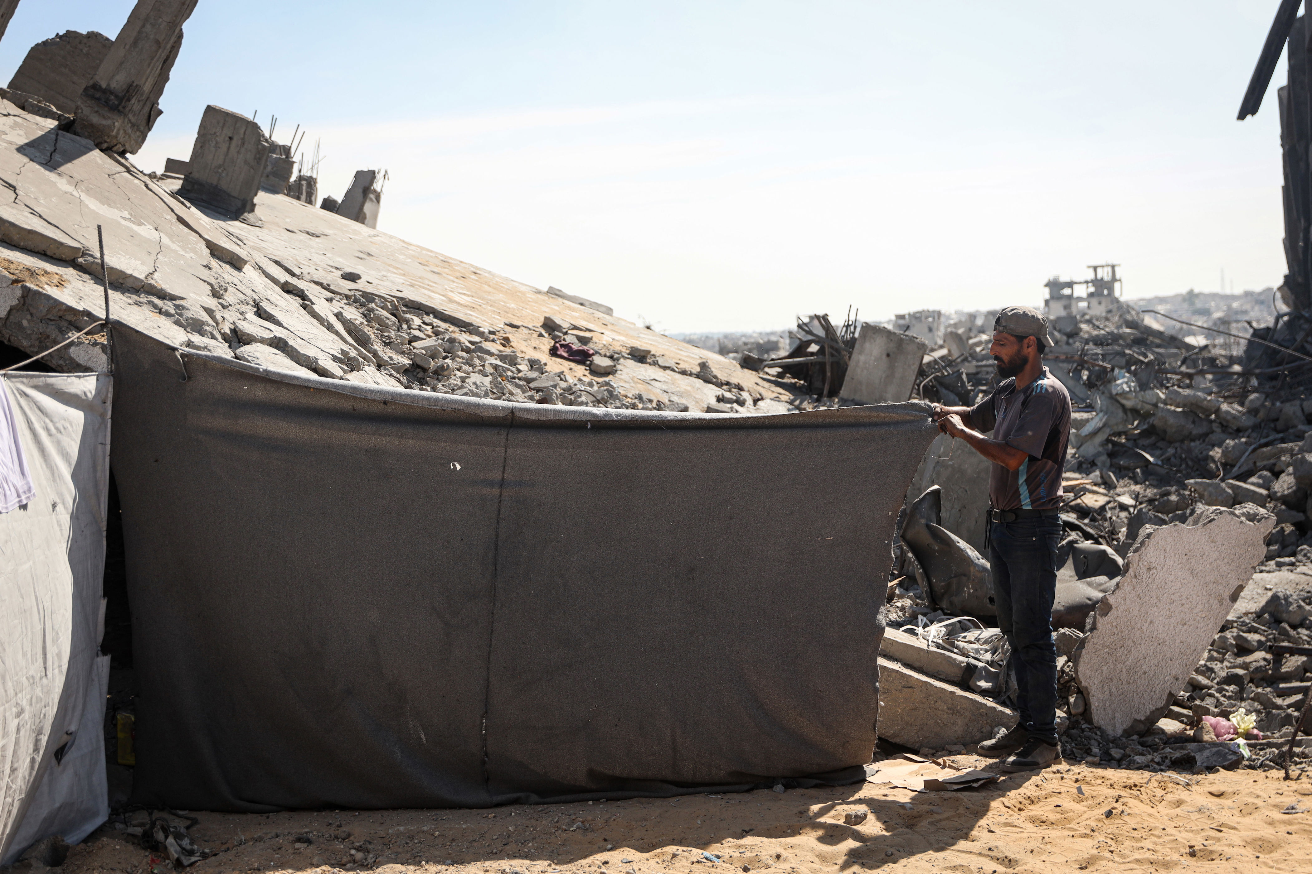 Gaza’s yellow line advances, leaving displaced families with nowhere to go