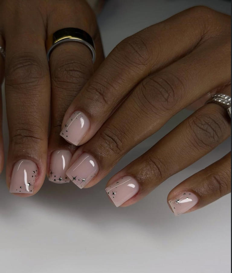 This is how you wear short square nails for fall