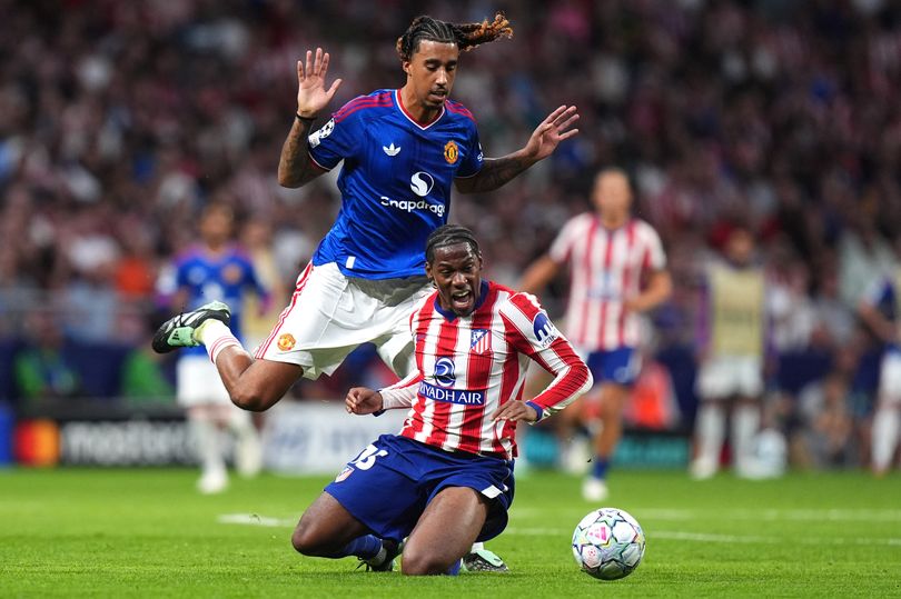 Leny Yoro red card leaves pundits all saying same thing as Man Utd put ...