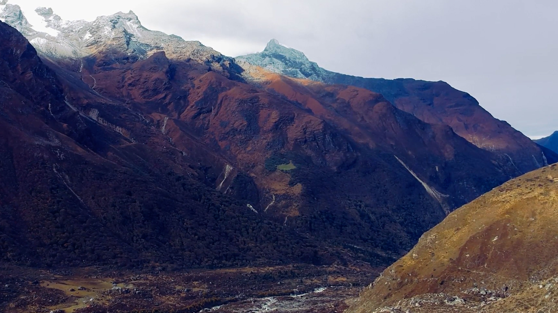 Drone pilots film the breathtaking Himalayan mountains | DroneTV