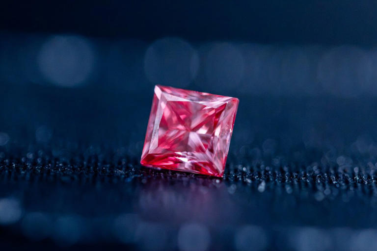 Faster molecular simulations identify promising diamond defects for ...
