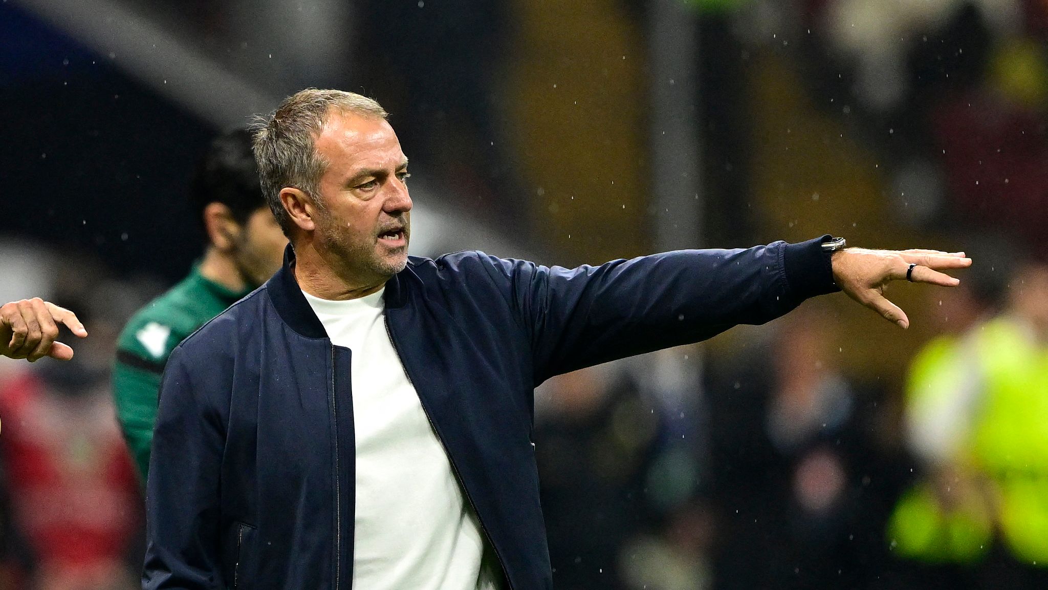Galatasaray vs Barcelona: The tactics board - Hansi Flick’s half-time ...